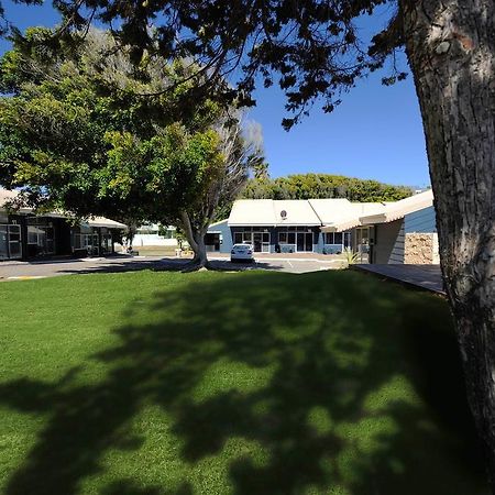Abrolhos Reef Lodge Джералдтон Екстериор снимка