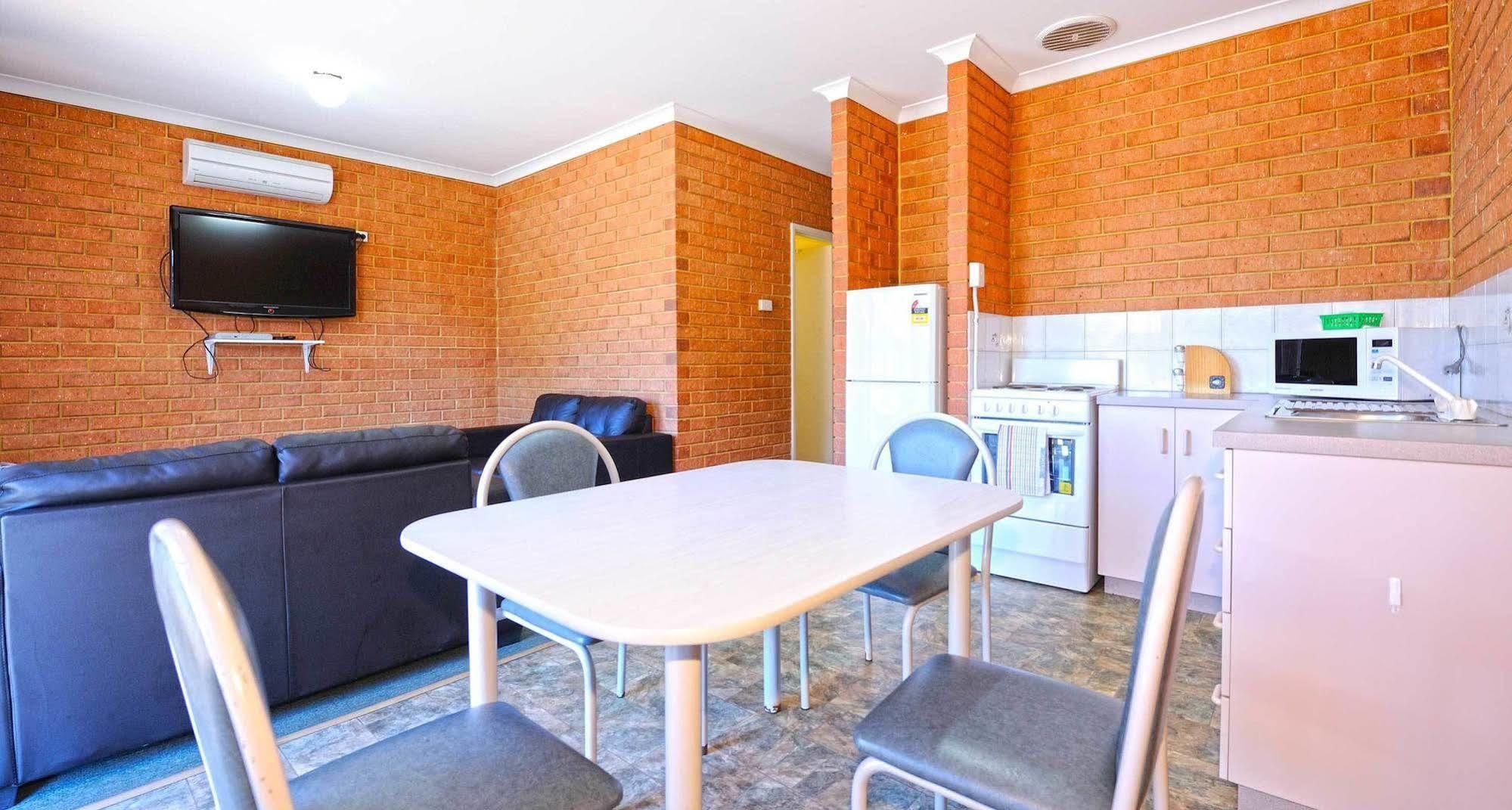 Abrolhos Reef Lodge Джералдтон Екстериор снимка