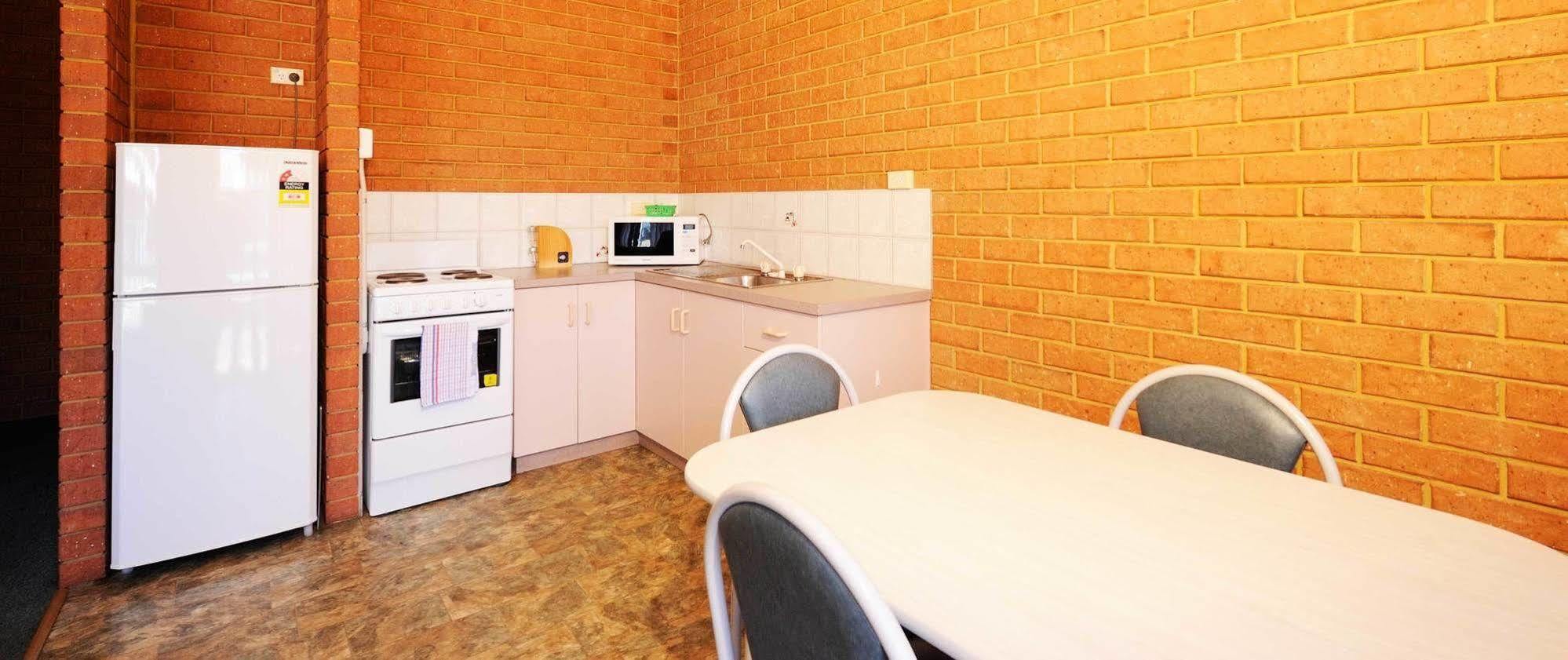 Abrolhos Reef Lodge Джералдтон Екстериор снимка