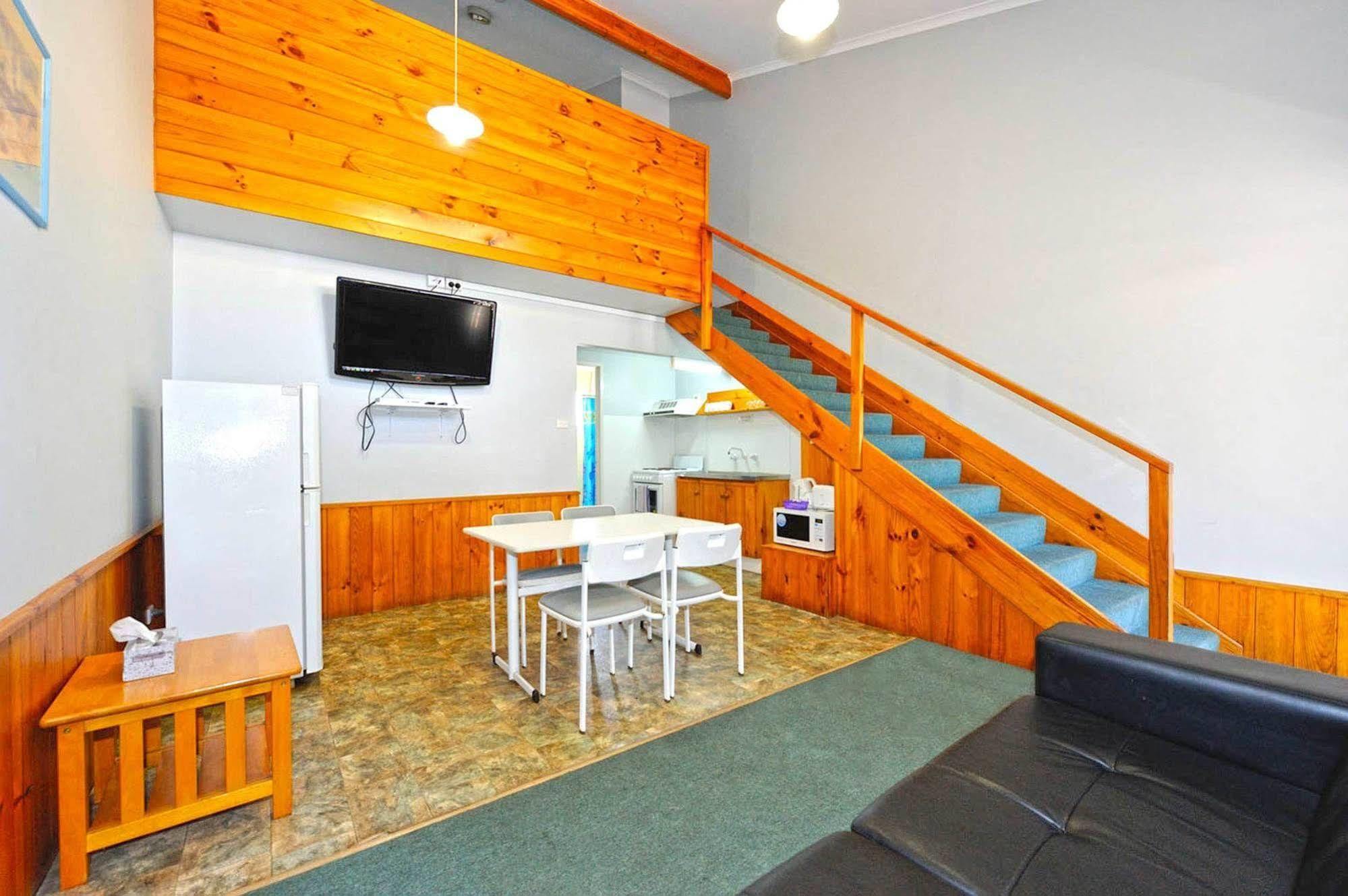 Abrolhos Reef Lodge Джералдтон Екстериор снимка